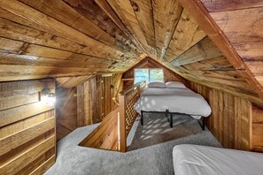 7 bedrooms, desk, travel cot, free WiFi
