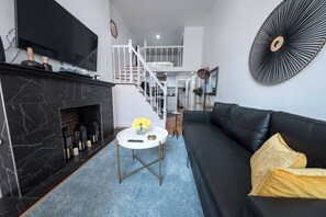 公寓, 1 间卧室, 花园景观 | 客厅 | 书