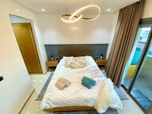 3 bedrooms, desk, iron/ironing board, free WiFi