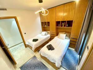 3 Schlafzimmer, Schreibtisch, Bügeleisen/Bügelbrett, kostenloses WLAN