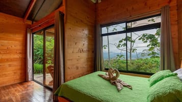 1 bedroom, desk, WiFi, bed sheets