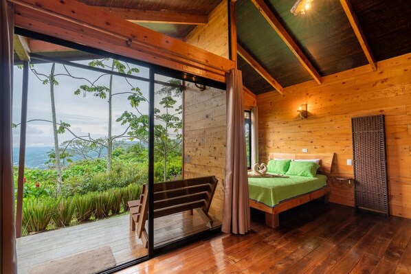 1 bedroom, desk, WiFi, bed sheets