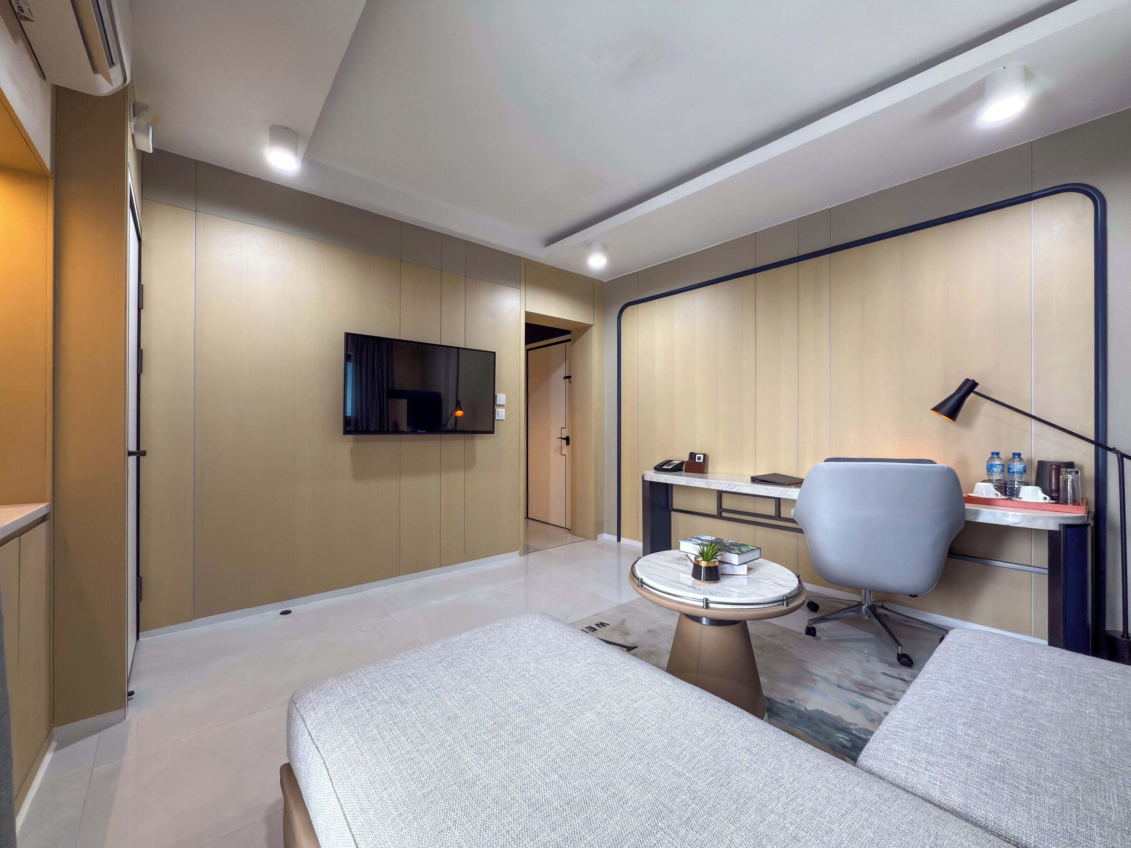 In-room safe, desk, laptop workspace, free WiFi