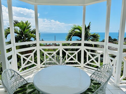 Falcon Coastline - 2br/2ba-Security-Gated- Airport Transportation Available