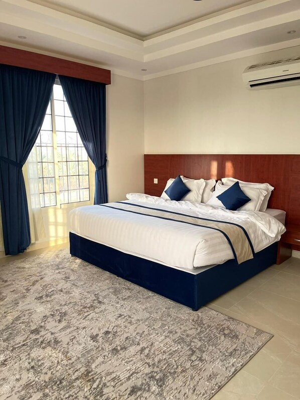 Family Studio | Egyptian cotton sheets, premium bedding, minibar, iron/ironing board - Ajneha Al Madina Apartments (Madinah)