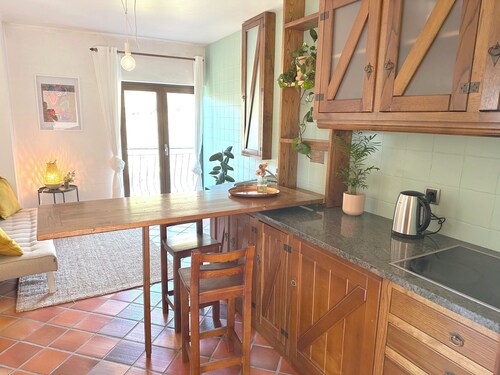 Botanical Balcony Nest