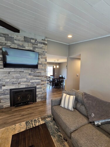 Prepared to be WOWEd by this 3 bedroom perfectly located house in Appleton.