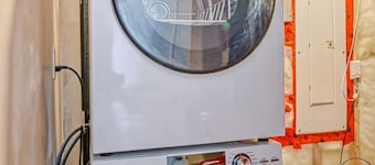 Entire guest suite - Spring Enclave