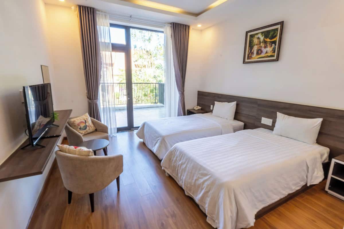Deluxe Twin Room, Balcony, Mountain View | In-room safe, soundproofing, WiFi (free)