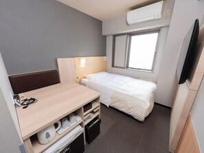 Habitación doble | Escritorio, cortinas opacas, sistema de insonorización y wifi gratis