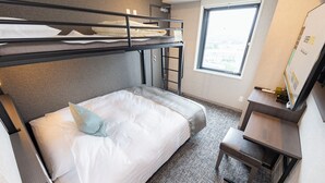 Habitación (1 Double Bed with Loft Bed) | Escritorio, cortinas blackout, insonorización y wifi gratis 