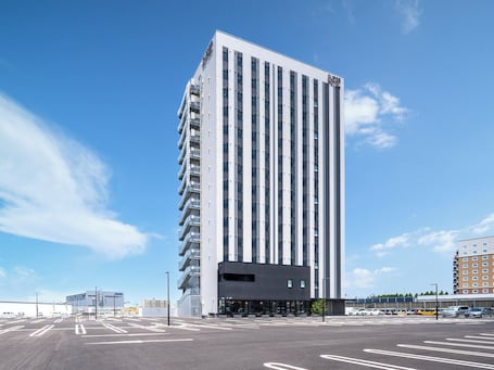 Exterior. Super Hotel Premier Aso Kumamoto Airport