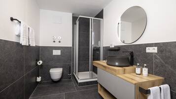 Apartment | Bathroom | Towels