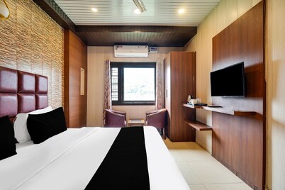 Classic Aviral Residency