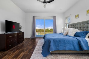 4 多间卧室、免费 WiFi、床单