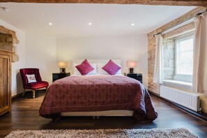 2 bedrooms, iron/ironing board, WiFi, bed sheets - Characterful and quaint dog friendly - Ringers Cottage (Kingham)