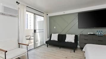 1 habitación, tabla de planchar con plancha, wifi y ropa de cama