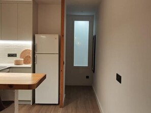 Fridge, oven
