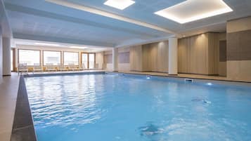 Apartment | Pool | Indoor pool, outdoor pool