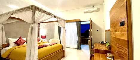 Phòng đôi Deluxe, ban công | Bàn, truy cập Internet không dây miễn phí