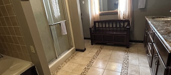 Charming 1-bedroom apartment Tranquil Pondside- 5mins from downtown