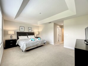 3 bedrooms, desk, iron/ironing board, WiFi