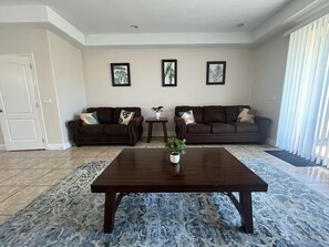 Smart TV, table football - 3BDR Vacation Townhouse at the Fountains located near Disney (Davenport)