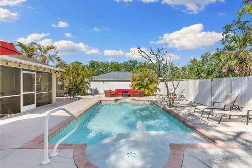 Relaxing Naples Home l Heated Pool l Family-Friend