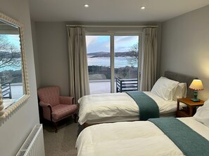 4 bedrooms, WiFi, bed sheets