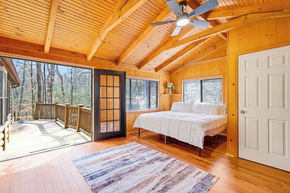 2 soverom, strykejern/-brett, wi-fi (inkludert) og sengetøy