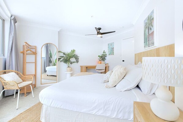 3 bedrooms, desk, iron/ironing board, travel cot
