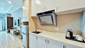 Habitación Confort doble | Ropa de cama hipoalergénica, escritorio, wifi gratis y ropa de cama
