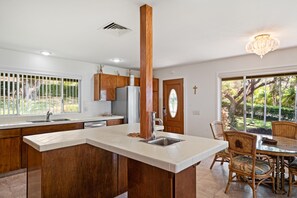 Rumah | 3 kamar tidur dan internet