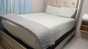 3 bedrooms, iron/ironing board, WiFi, bed sheets - Charming 3-bedroom house with AC, WiFi in enchanting La Ceiba (La Ceiba)