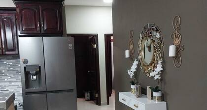 Charming 3-bedroom house with AC, WiFi in enchanting La Ceiba