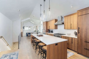 Fridge, microwave, oven, stovetop - Steps to Gondola | 3BR w/ Views, Steam Shower (Telluride)