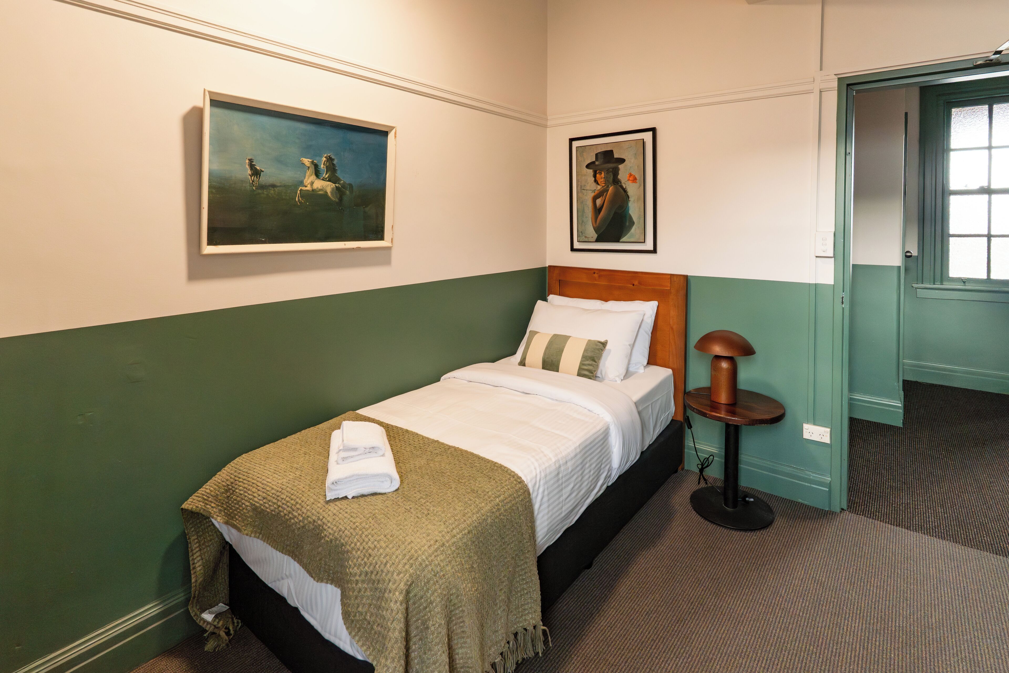 基础单人房 | 免费 WiFi、床单