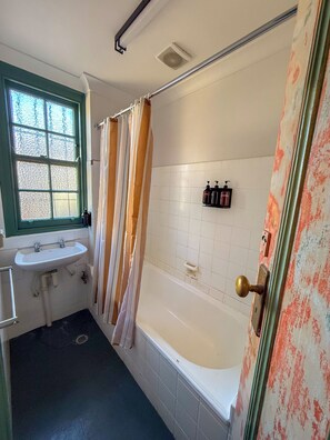Salle de bain partagée