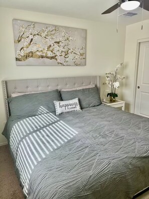 2 chambres, fer et planche à repasser, Wi-Fi, draps fournis