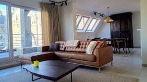 Fernseher, Stereoanlage, Arbeitsbereiche