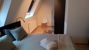 2 bedrooms, iron/ironing board, WiFi, bed sheets