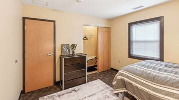 3 chambres, bureau, Wi-Fi, draps fournis