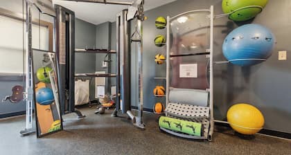 Work Relax Repeat in a Bright and Spacious Stay