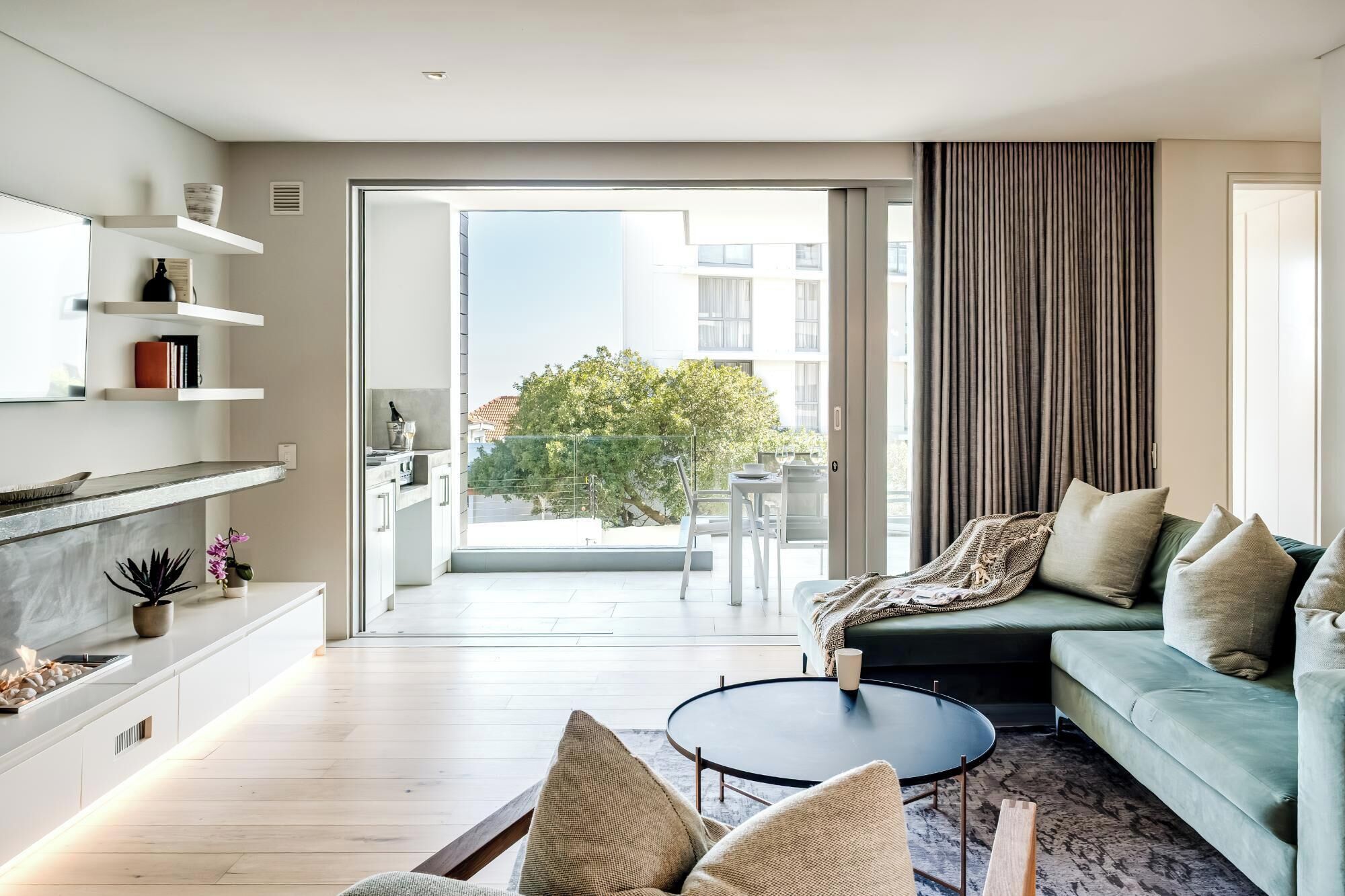 TV, fireplace, offices