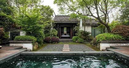 Yiqi Ahn Luh Huangshan