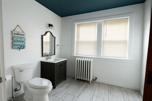 Handtücher, Seife, Toilettenpapier