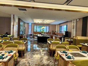 Bao gồm bữa sáng buffet hàng ngày 