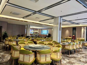 Desayuno buffet incluido todos los días 