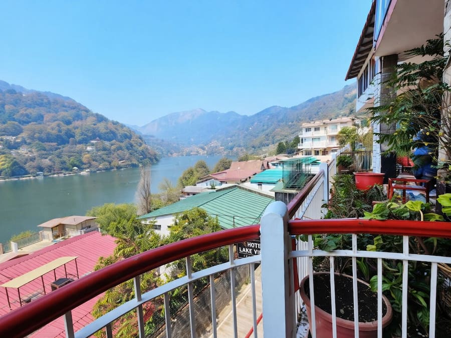 Deluxe Double Room, Multiple Beds, Lake View | Desk, laptop workspace, free WiFi, bed sheets