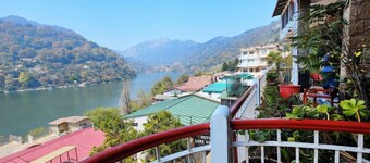 Hotel Lake View Mall Road Near Lake